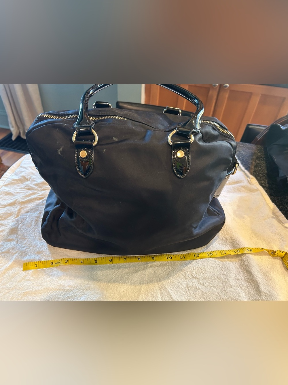 Classic and roomy Black Women's satchel purse tote
Bag